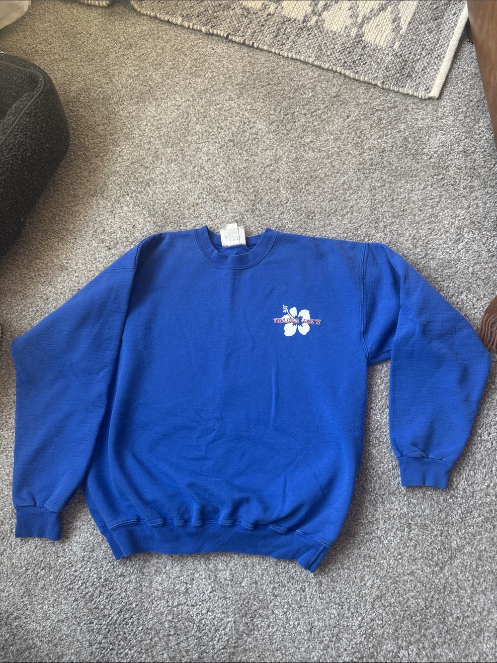 Trader Joe’s Royal Blue Hibiscus Crewneck Sweatshirt Medium
